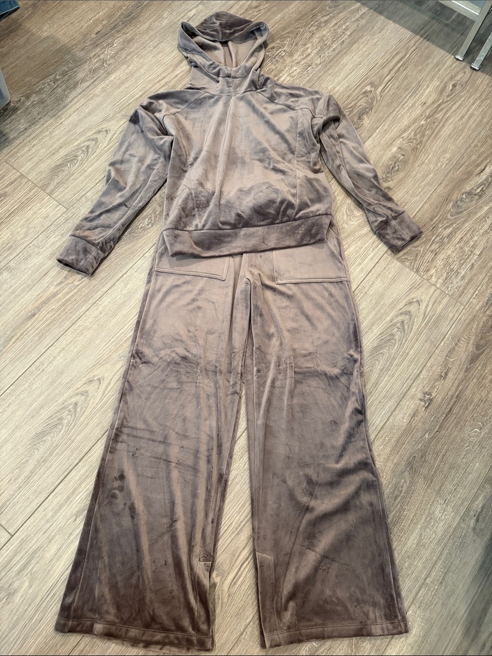 Evereve (Brand New) Taupe Velour Hoodie with Wide-Leg Pants